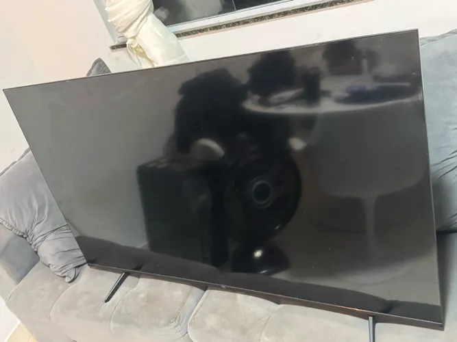 TV TCL para retirada de peças