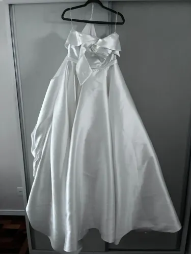 Vestido de Noiva em Tafetá de Seda - Estilo princesa - Usado