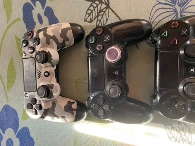 Vendo play 4 PRO de 1 terá troco por iPhone 13 ou bicicleta