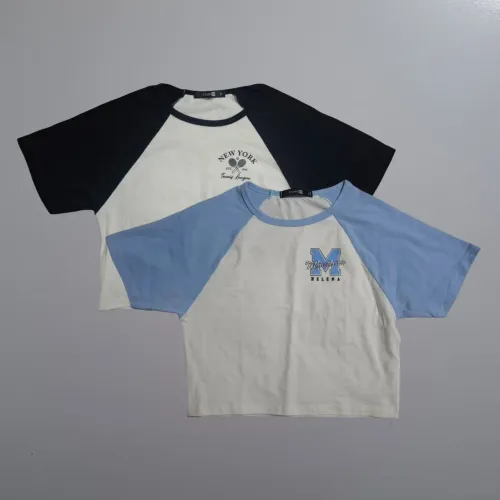conjunto 2 peças, cropped raglan. cor preto e azul. tamanho p