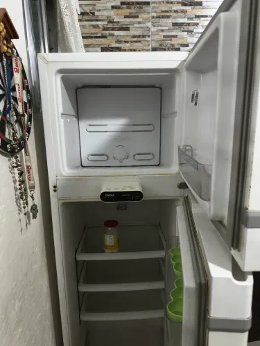 Vendo Geladeira Cônsul 275l, Frost Free, 600 reais