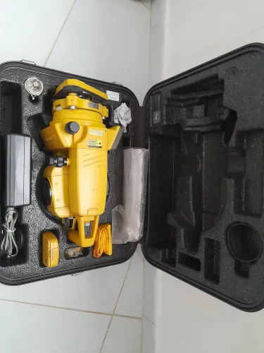Estação Total Topcon GTS 239W