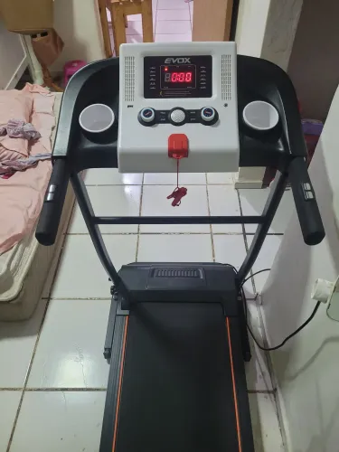 Esteira Evox RTX800