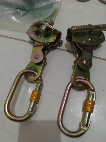 Trava-Quedas para Corda 12mm com Mosquetão de Trava Dupla (EPI / NR35)
