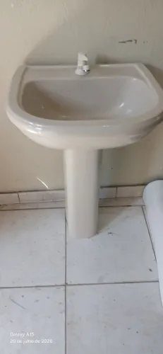 Pia colonial com coluna