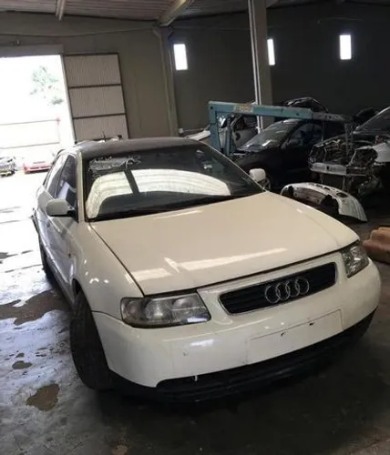 Sucata Audi A3 1.6 2000, para retirada de peças