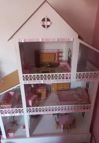 Casa de Boneca Linda e Completa