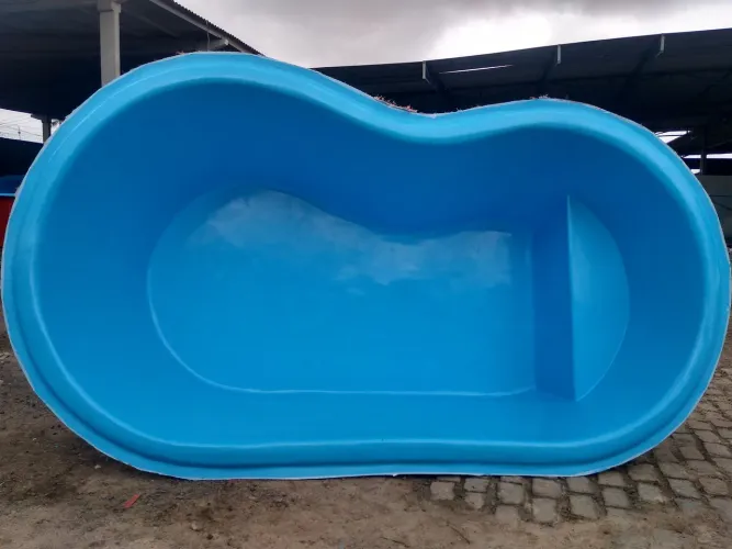 Piscina de fibra de vidro modelo feija- Só o casco 