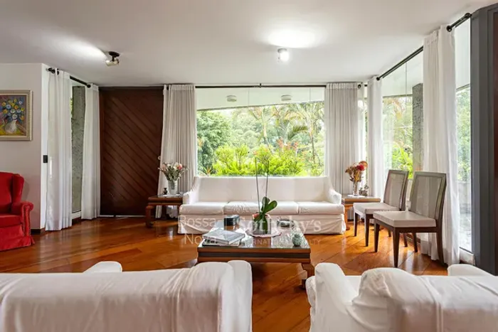 Casa em condomínio próximo ao colégio Pio XII
