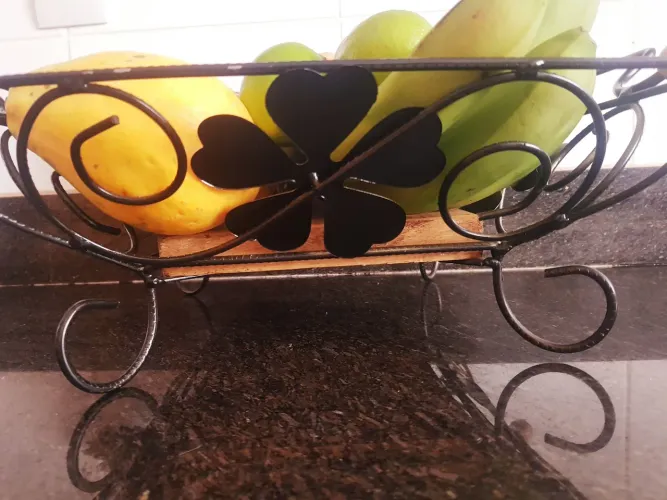 Fruteira de mesa quadrada trevo rústica 