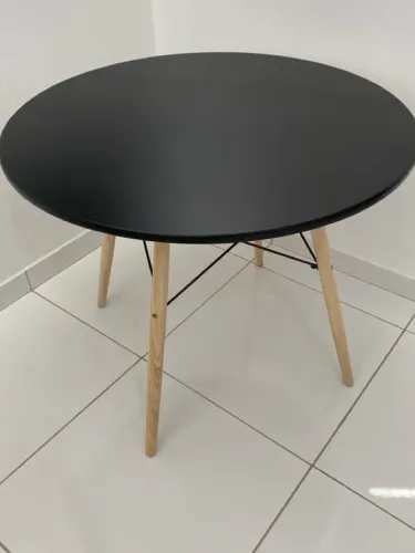 Mesa Modelo Eames 110cm  Nova R$ 369,90