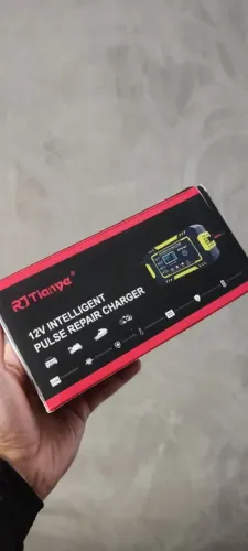 Carregador de Bateria para Moto/Carro com display LCD - 12V 6A - Novo