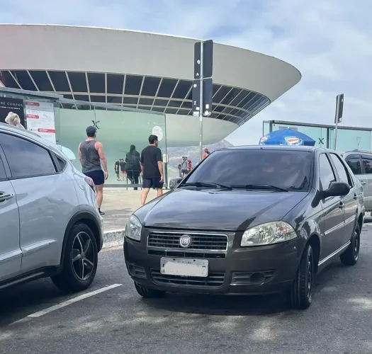 Vendo Fiat Siena 2012 impecável - Nunca foi Uber -