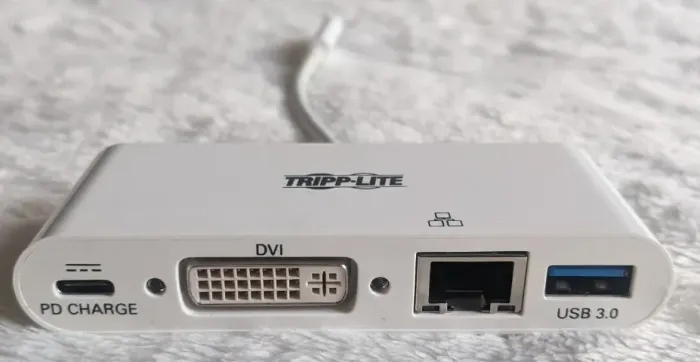 Adaptador, conversor e docking station Tripp Lite USB-C - Gigabit Ethernet - DVI