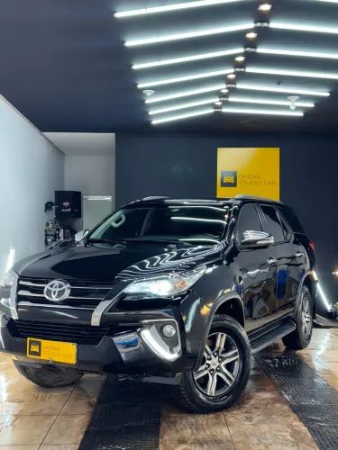 Toyota Hilux SW4 SR 4X2 2.7/ 2.7 Flex 16V Aut. 2017