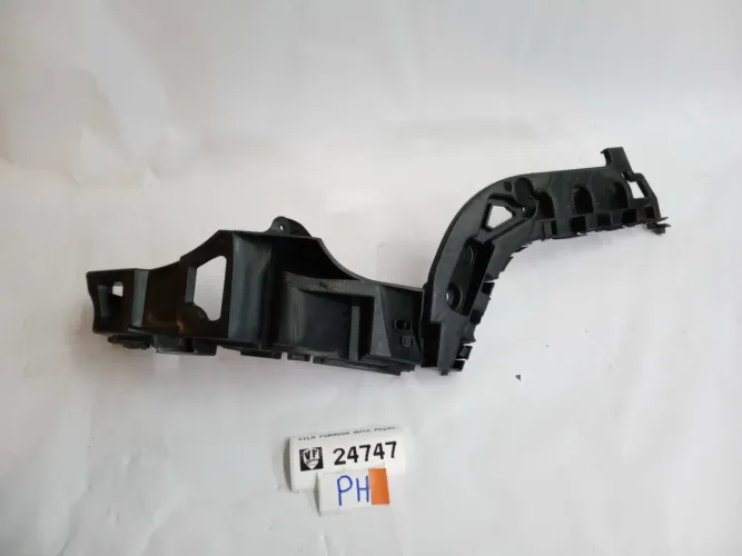 Guia Parachoque Traseiro Esquerdo Renault Fluence 2011/2015