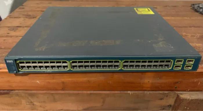 Switch Cisco Catalyst 2960-48