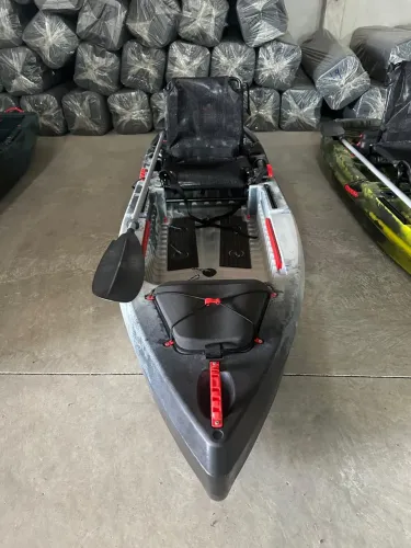 Caiaque de pesca em polietileno completo em 12 x R$221