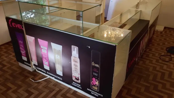 QUIOSQUE EXPOSITOR POR APENAS 10 pagamentos de 599,00 reais.