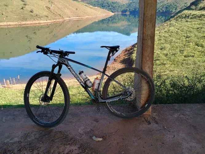 MTB TRUST DE CARBONO 17"