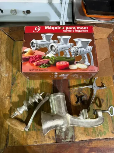 MOEDOR DE CARNE E LEGUMES