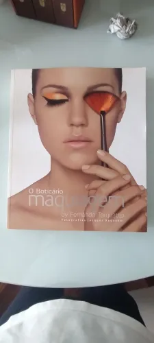 Livro Maquiagem O Boticário
