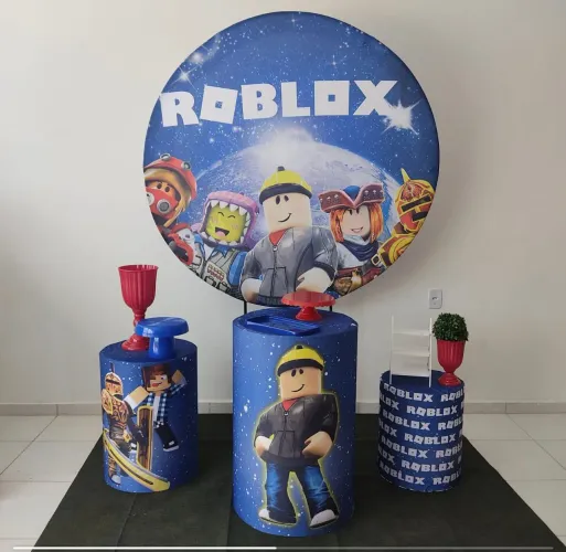 Vendo capas de kits de decoração.