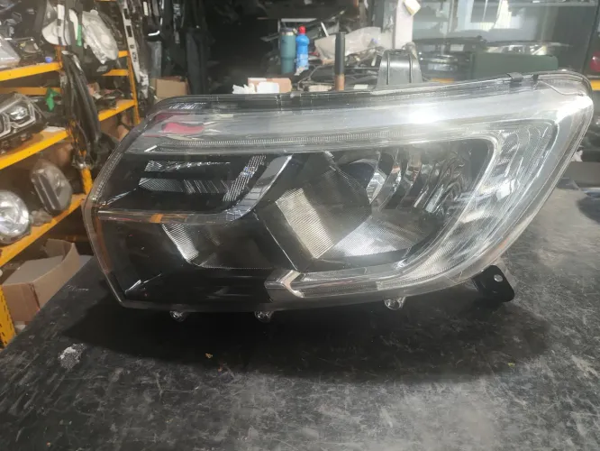 Farol esquerdo LED Sandero Logan 2020 2021 2022 2023 2024