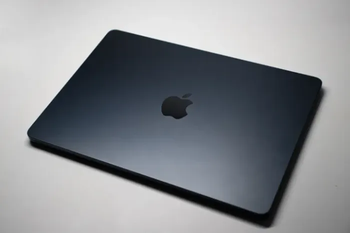 MacBook Air 13 polegadas M2 256GB 8GB (Usado)