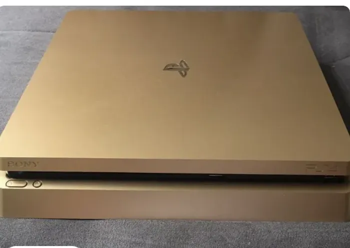 PS4 Slim 1TB edição Gold edição limitada com dois controles originais