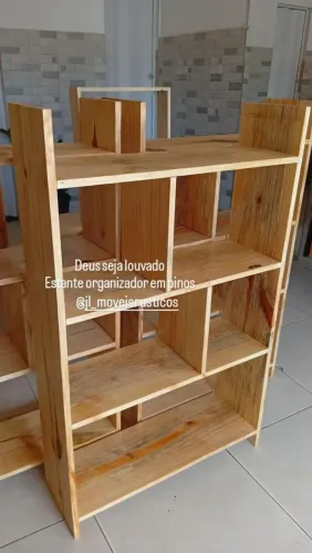 Vendo estante organizador em pinos