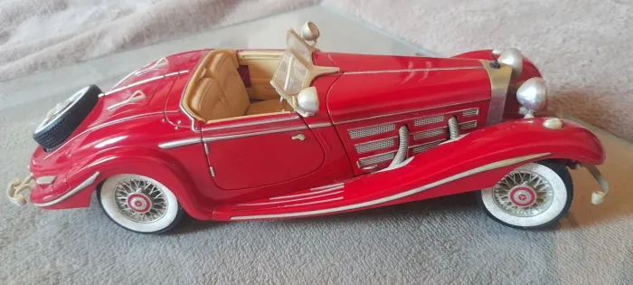 Mercedes Benz 500 Typ-escala 1/18