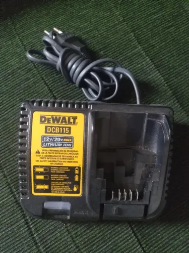 Carregador Rápido DEWALT Modelo DCB115 220V Baterias de 12V 20V Max 