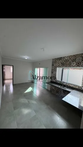 Casa à venda próxima à praia com piscina e área gourmet