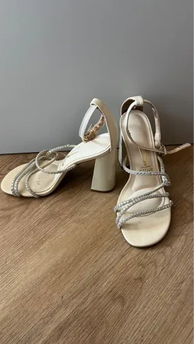 Sandália Feminina Salto Bloco Strass