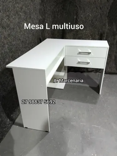Mesa L com gavetas 