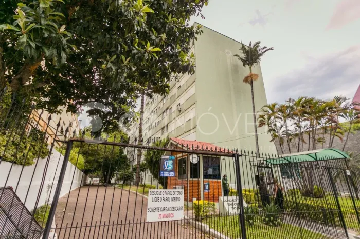 Apartamentos em Porto Alegre, no bairro Jardim Botânico, à venda.