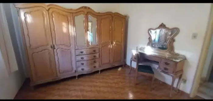 Móveis antigos de madeira 