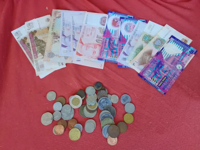 Moedas de Coleção Diversas.