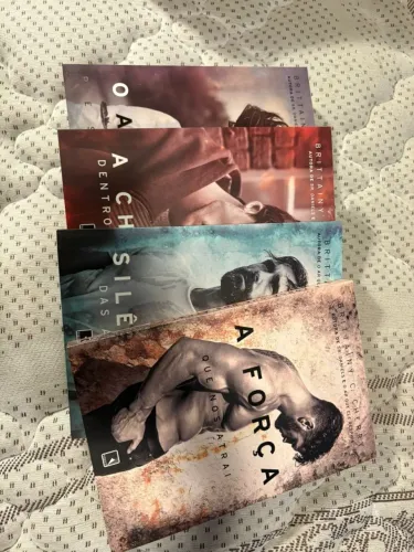 Box Série Elementos - 4 livros - Brittainy C. Cherry (box danificado)