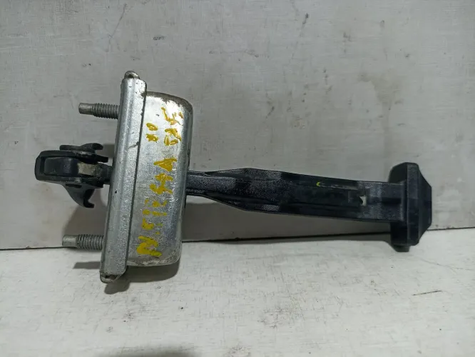 Limitador de porta Ford New Fiesta Mexicano Dianteiro Esquerdo 2010 11 12 13 14 15 16 Orig