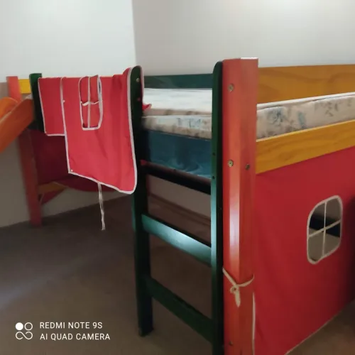 Cama Infantil Colorido com escorregador 