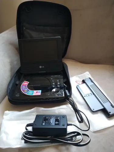 DVD Player Portátil LG com Carregador e Bolsa