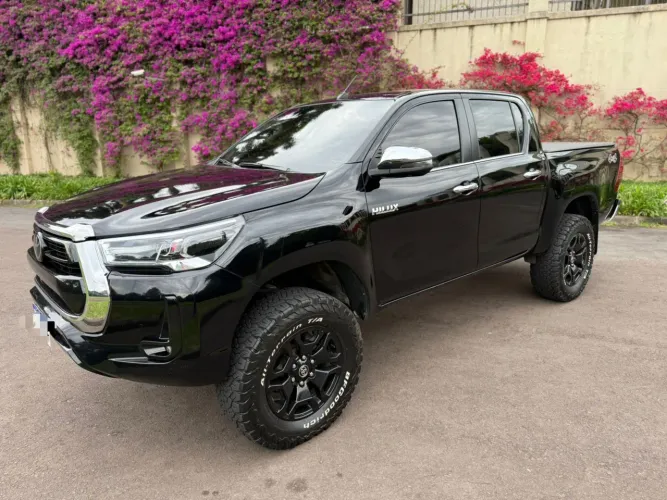 Toyota Hilux CD SRX 4X4 2.8 TDI 16V Diesel Aut. 2023
