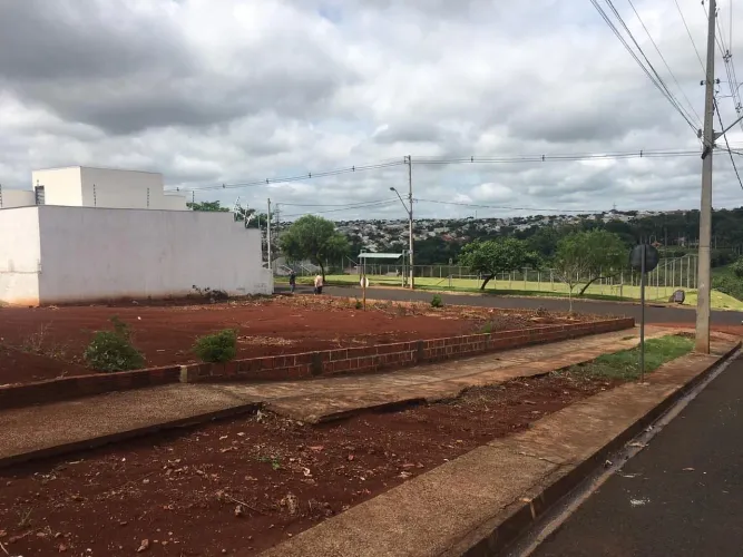 Terreno à venda, 475 m², no Jardim Diamante, Maringá, PR