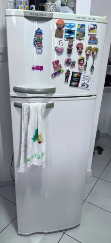 VENDO E COMPRO GELADEIRA DUPLEX C DEFEITO <br>RETIRO NO LOCAL <br>EM VILA VELHA.<br>ZAP *