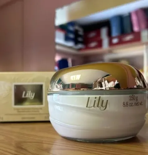 Creme Acetinado Hidratante Desodorante Corporal Lily 250 g, o boticário