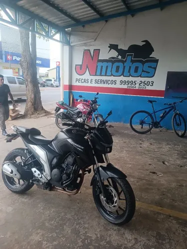 Vendo Yamaha fazer 250 2022 preta