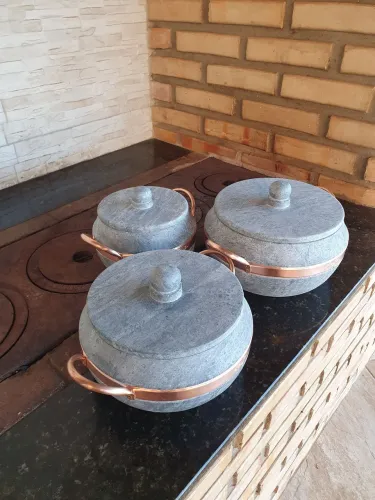 kit 3 panelas de pedra sabão bojuda