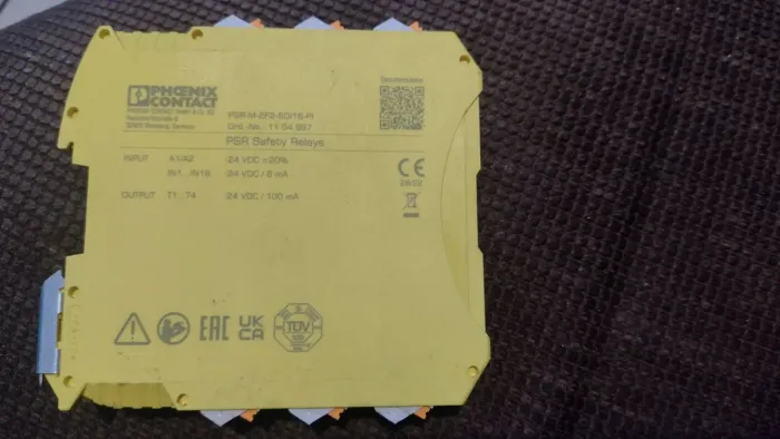 VENDO RELE DE SEGURANÇA DA MARCA PHOENIX CONTACT PSR SAFETY RELAYS USADO.
